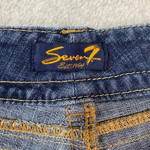 Seven7 Bermuda Denim Shorts Women Sz 10 Blue Dark Wash Double Button Casual EUC - Picture 4 of 7